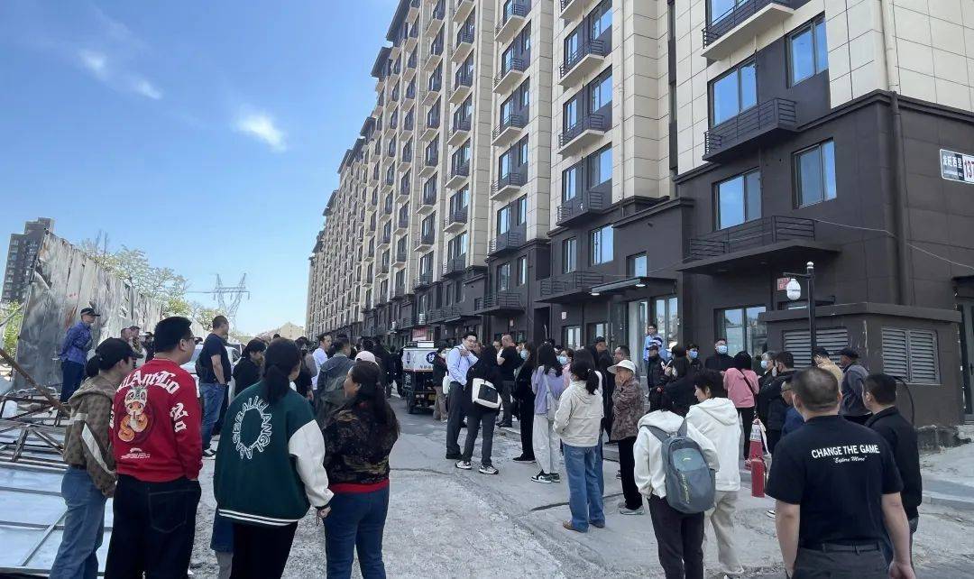 安置房最新動(dòng)態(tài)！通州這個(gè)改造項(xiàng)目組織村民參觀房源！:老房改造
